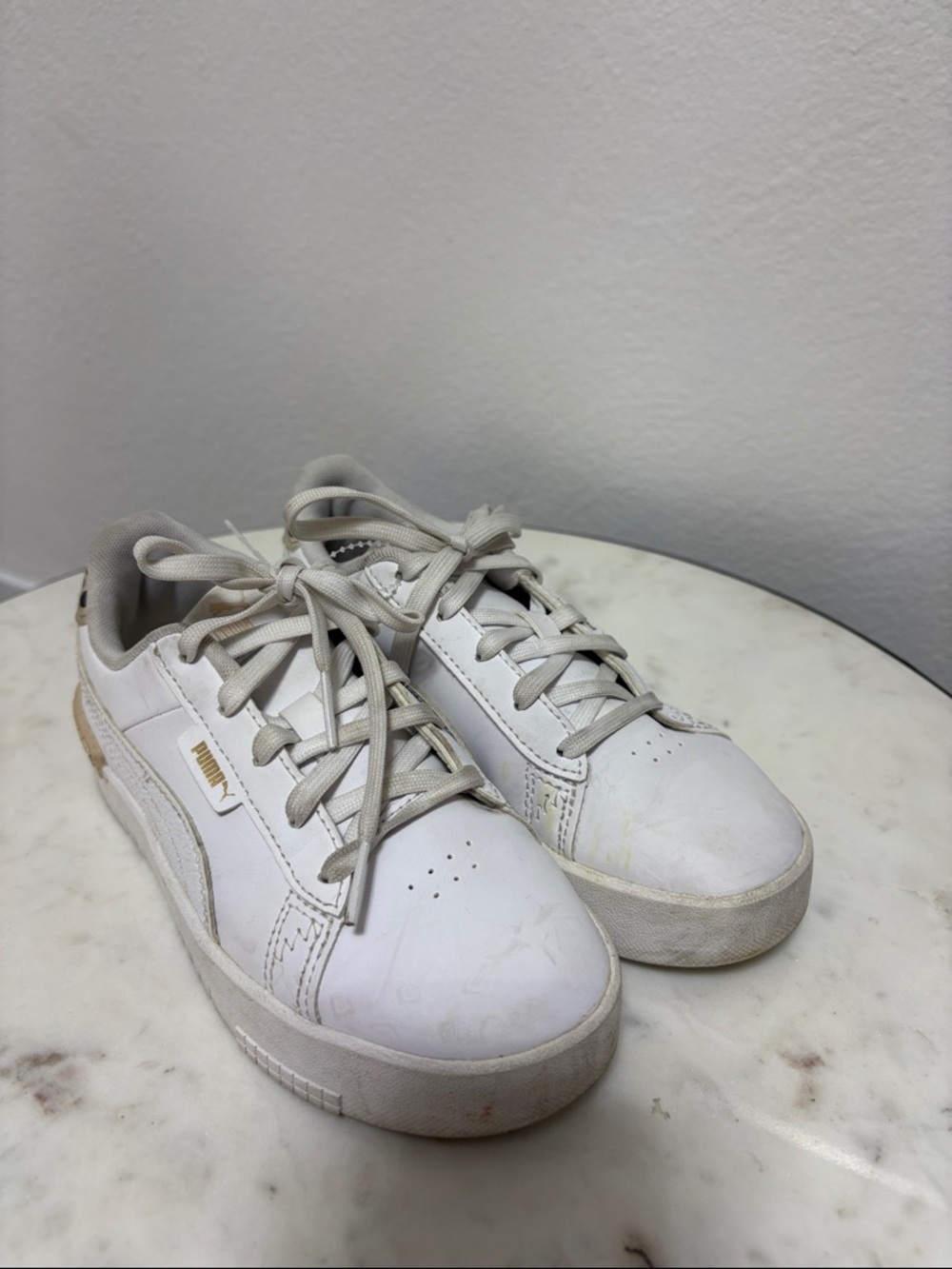 Puma Kids White Sneakers with Gold Accents - Picture 4 of 13